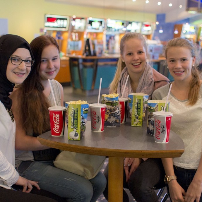 Bilder vom SchulFilmFest 2015 (vergrößerte Bildansicht wird geöffnet)