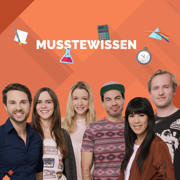 Eine Gruppe Menschen steht vor einem orangen Hintergrund mit Symbolen aus der Wissenschaft und der Aufschrift "musstewissen".